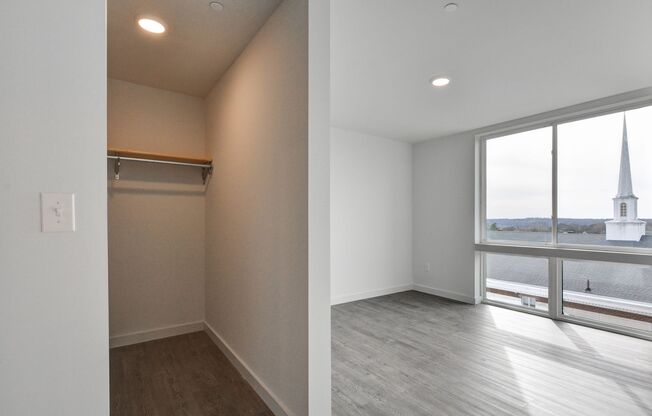2 beds, 2 baths, 900 sqft, $1,995, Unit 413