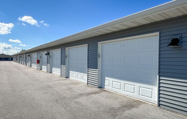 2 beds, 1 bath, 938 sqft, $1,345, Unit CH 1100-01