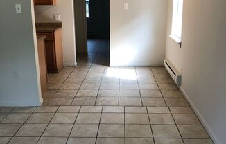 1 bed, 1 bath, 700 sqft, $595, Unit 1