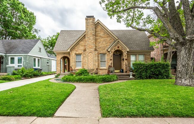 1 Bedroom, 1 Bath Duplex Near Greenville