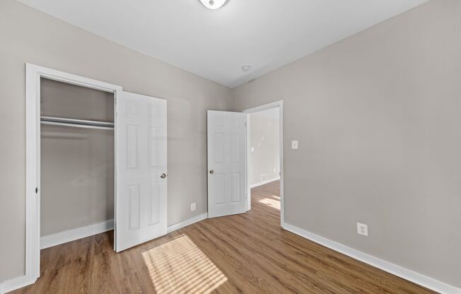 2 beds, 1 bath, $1,299