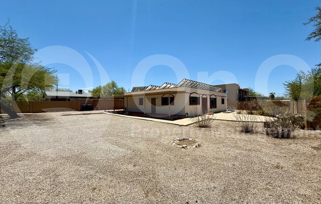 1303 N WALNUT BLVD