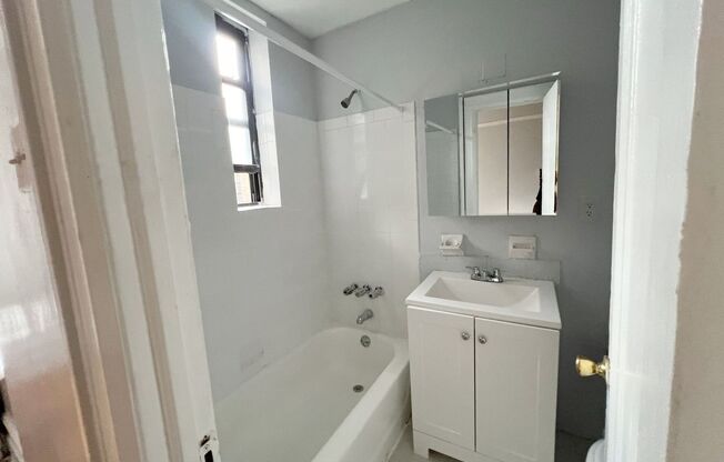 Studio, 1 bath, $1,800, Unit E25