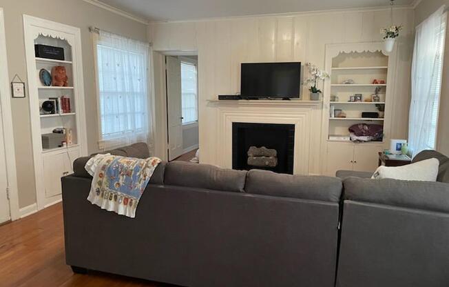 335 E ROSEWOOD AVE