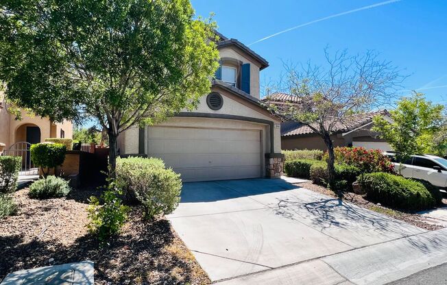 STUNNING 5 BEDROOM 3 FULL BATHROOM HOME LOCATED IN THE HEART OF SUMMERLIN!