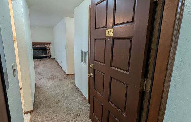 2 beds, 2 baths, 1,034 sqft, $1,279, Unit 1401 043