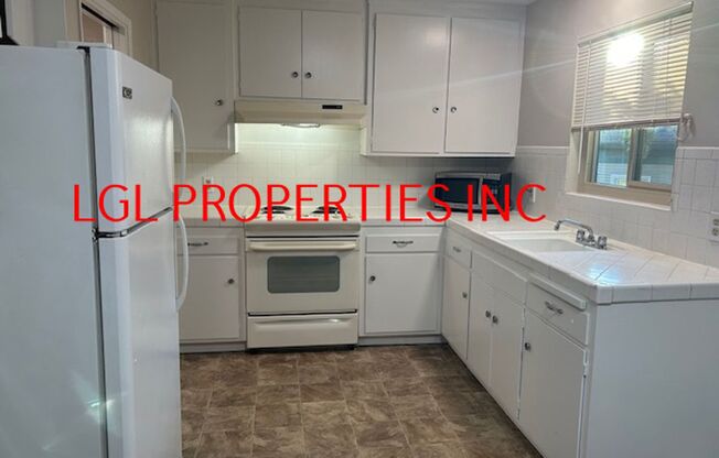 1 bed, 1 bath, 800 sqft, $1,250, Unit D