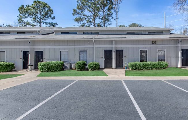 1 bed, 1 bath, 750 sqft, $899