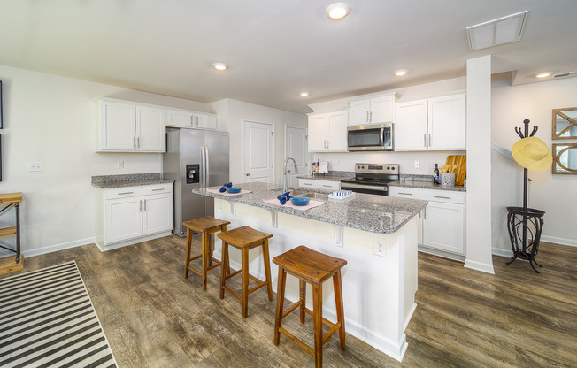 2112 RYKER DAVIS LN
