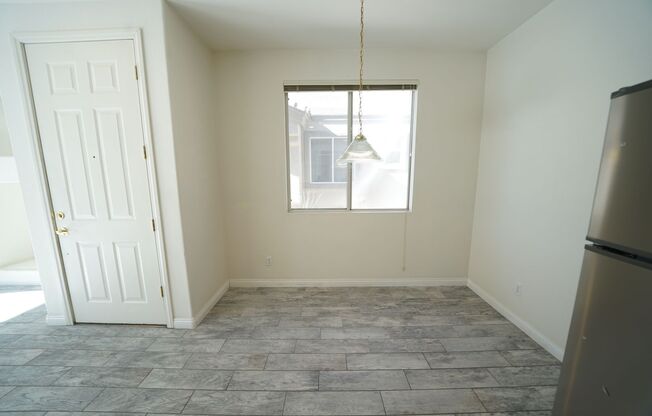 2 beds, 2 baths, $1,595, Unit -Clark County-