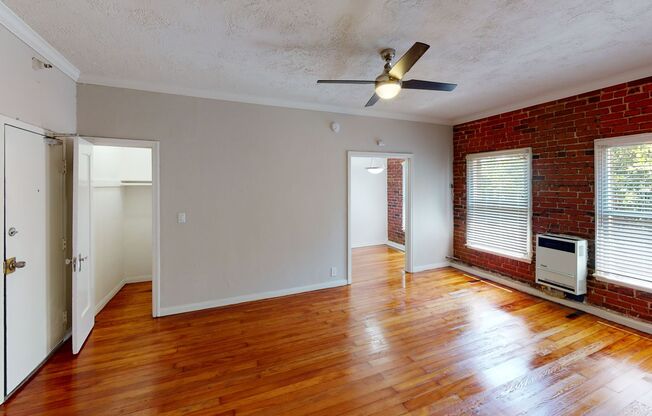 Studio, 1 bath, 450 sqft, $1,395, Unit 304