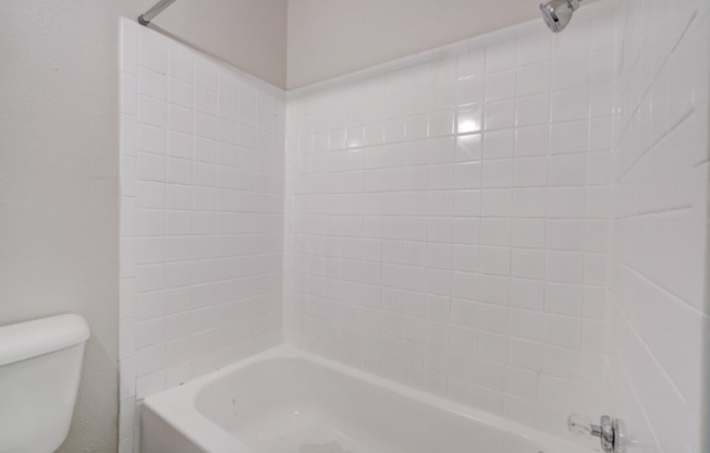 1 bed, 1 bath, 750 sqft, $880, Unit 5921-003