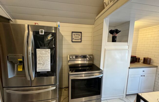 1 bed, 1 bath, $2,400