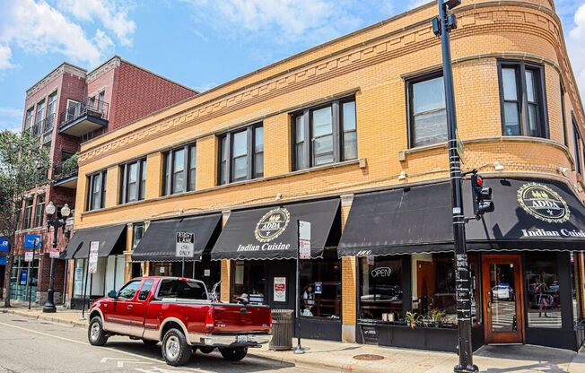 1400 W Taylor