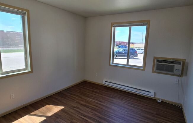 4 beds, 3 baths, $1,895, Unit 112