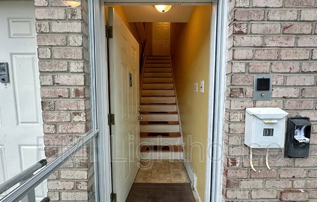 11 GLN HOLW DR