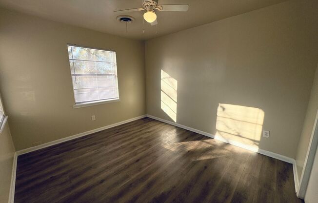 3 beds, 1 bath, $1,025