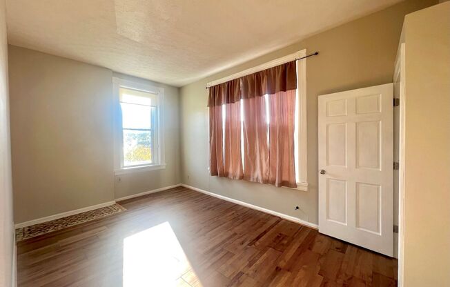 312 LUDLOW AVE