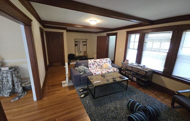 283 LOWELL AVE