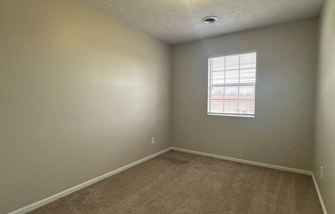 2 beds, 1 bath, 800 sqft, $925, Unit 773