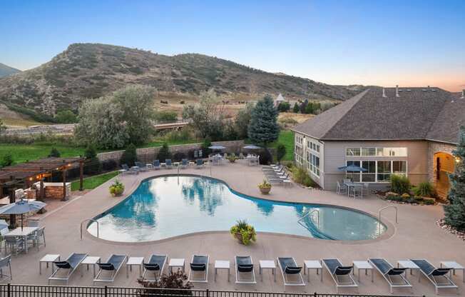 swimming pool at Dakota Ridge apartments