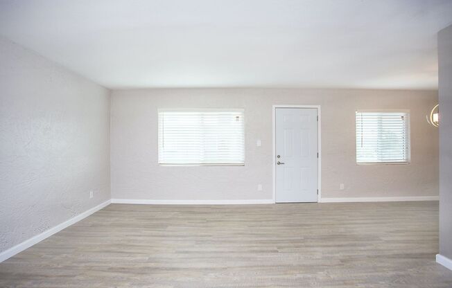 2 beds, 1 bath, 900 sqft, $1,390, Unit 25