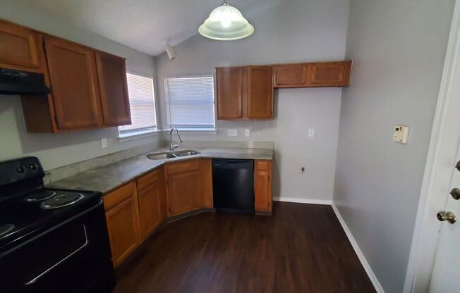 3 beds, 2 baths, $1,800