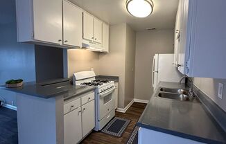2 beds, 1 bath, 772 sqft, $2,395, Unit 47