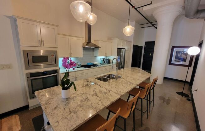 Available Now - Luxury Apartment in Milwaukee's Third Ward