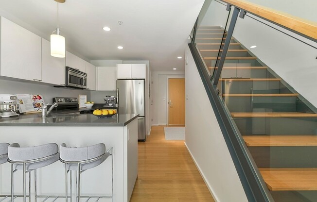 2 beds, 1.5 baths, 864 sqft, $3,975, Unit 120