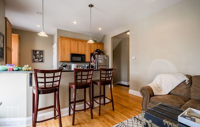 3 beds, 3 baths, $2,500, Unit 15 Price Ave Apt. 201