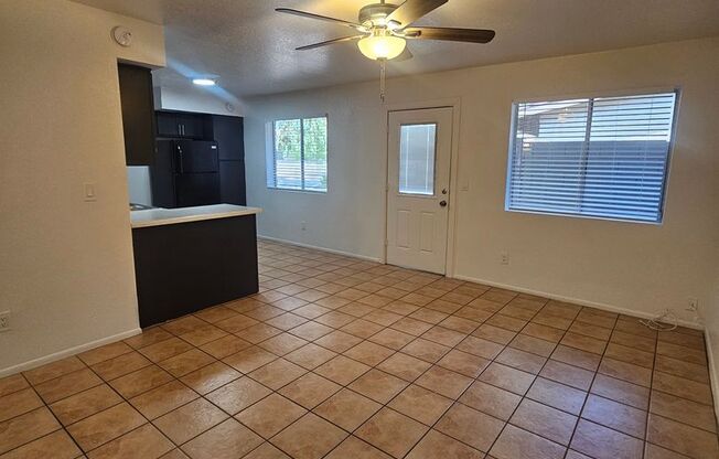 2 beds, 1 bath, 800 sqft, $1,425