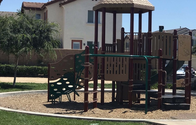 Beautiful Eastvale Newer Home