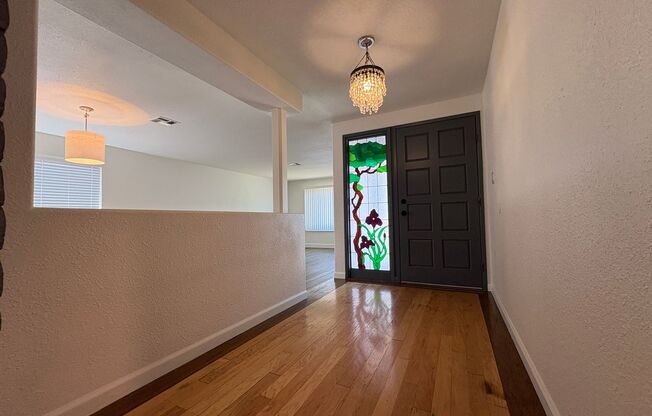 Beautiful 3 Bed, 2 Bath Home in a Desirable Location