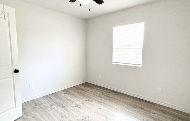 2 beds, 1 bath, 616 sqft, $1,149, Unit 34