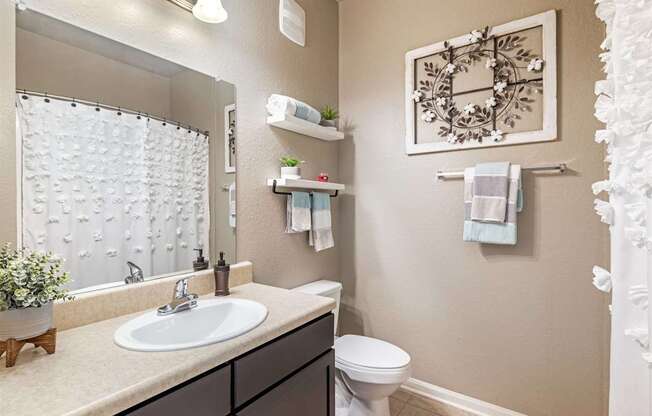 Big oaks apartments lakeland florida guest bathroom