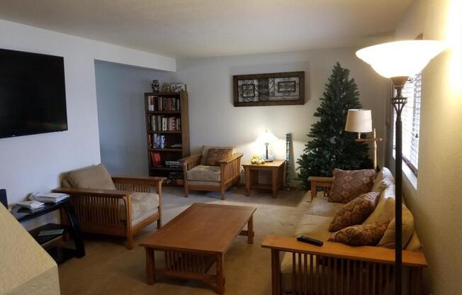 1 bed, 1 bath, 2,506 sqft, $650