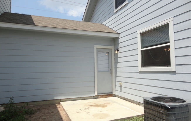 3 beds, 2 baths, $2,100