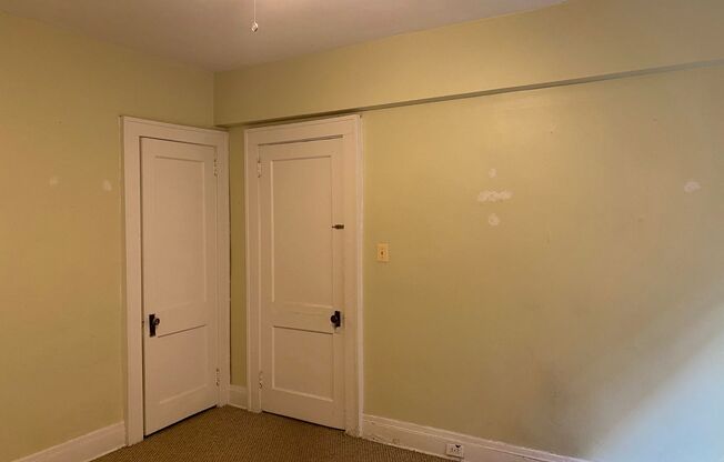 3 beds, 1.5 baths, $2,175, Unit 5806 Howe - 1