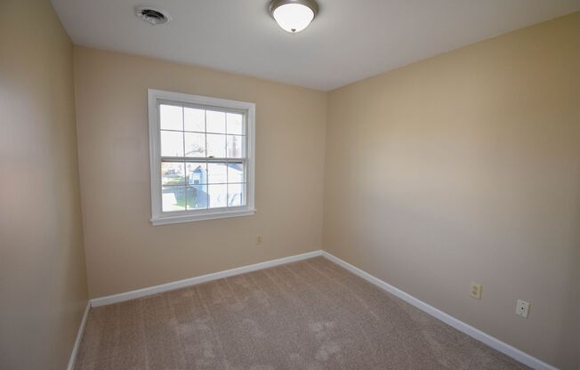 3 beds, 1.5 baths, $1,000, Unit Apt D