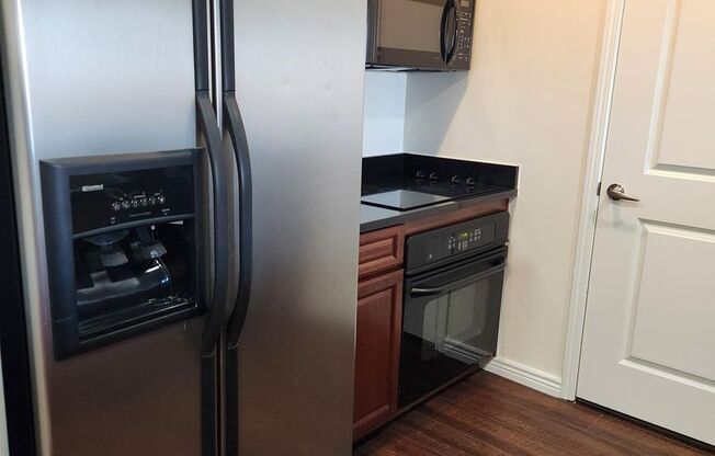 1 bed, 1 bath, $2,100, Unit # 10