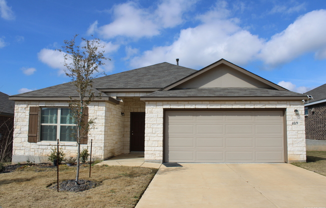 6019 AKIN STROLL