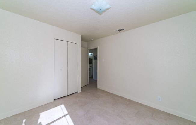 3 beds, 1 bath, $1,595