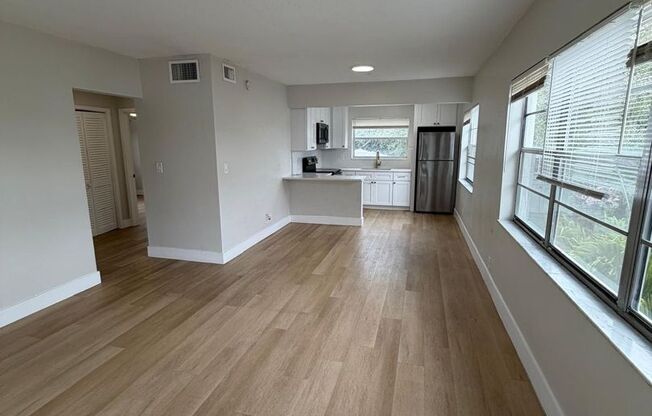 Bright, spacious 1 bedroom apartment for rent