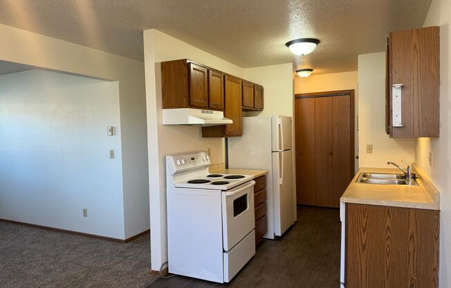 2 beds, 1 bath, 799 sqft, $720, Unit 206