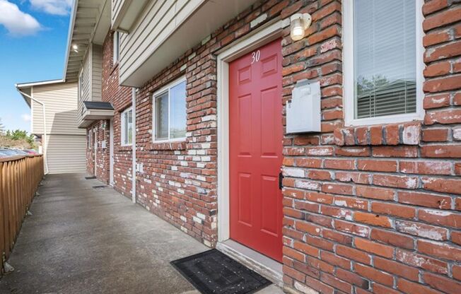 2 beds, 1.5 baths, 1,100 sqft, $1,750, Unit 35