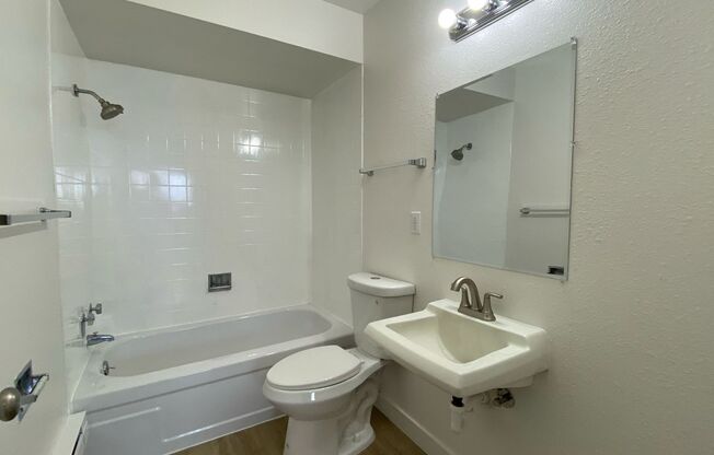 1 bed, 1 bath, 491 sqft, $1,035, Unit Unit 216