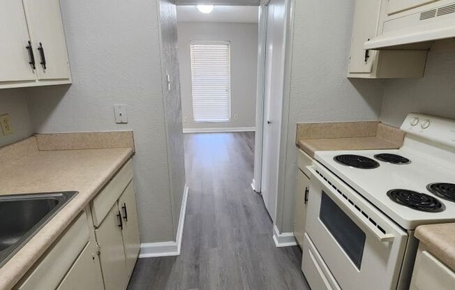 1 bed, 1 bath, 660 sqft, $675, Unit 111 Barton Street #55