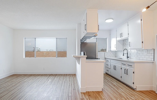 230 N. Grand Avenue #10
