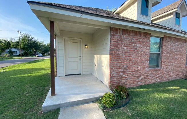 2 Bed 1 Bath Duplex in Norman!